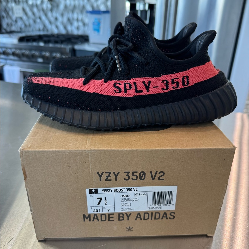 Adidas Yeezy Boost 350 V2 Black Red Stripe Men’s Size 7 1/2 Women’s 9 Sneakers - Picture 2 of 10